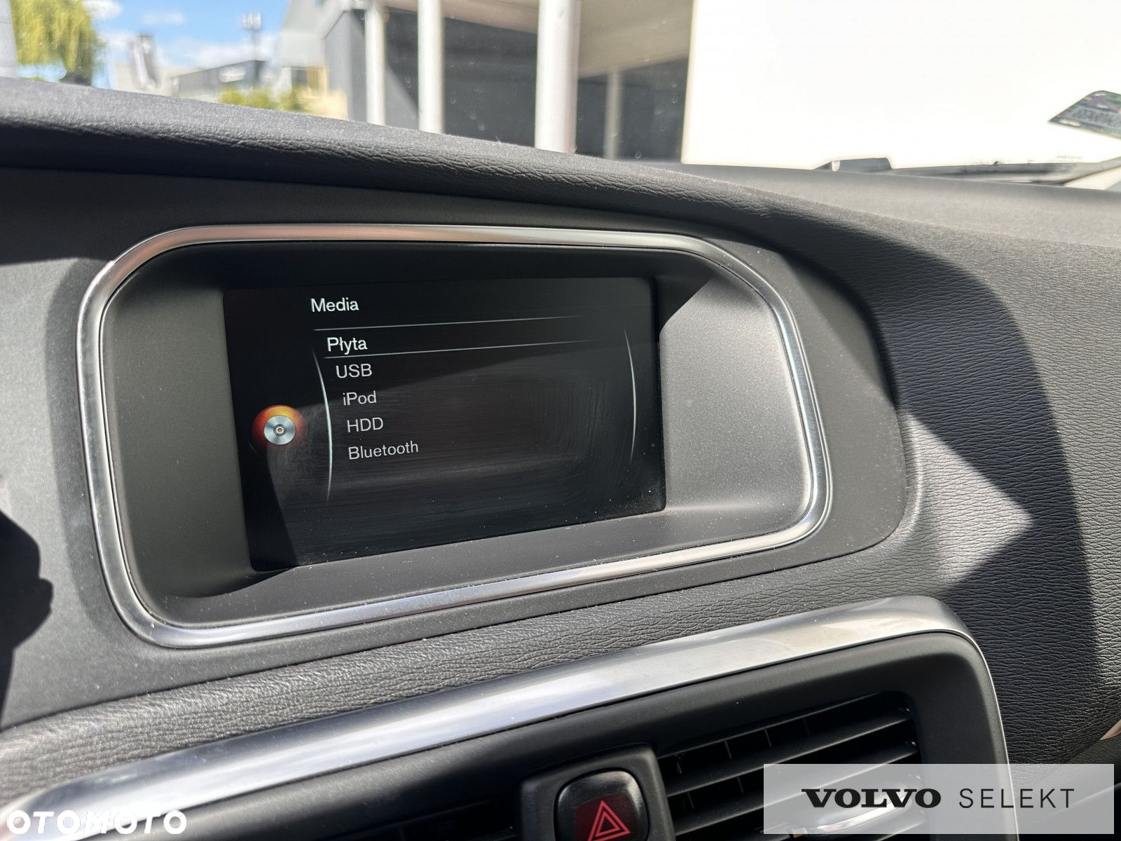 Volvo V40 - 24