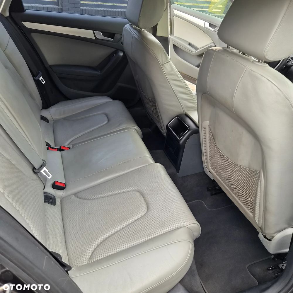 Audi A4 Avant 2.0 TDI - 10