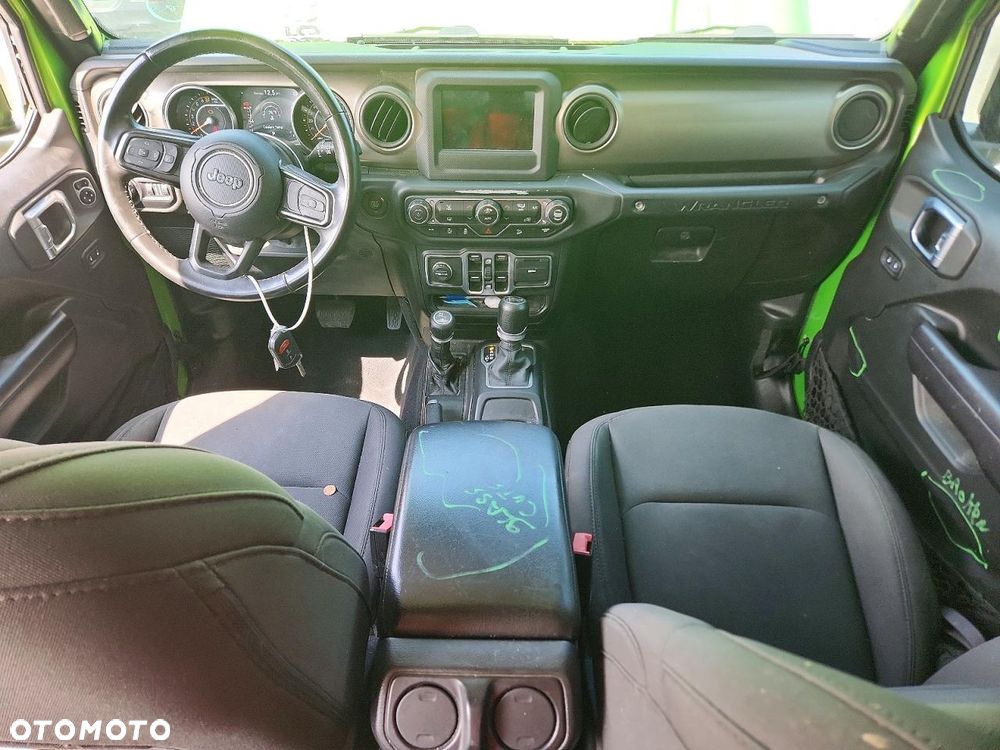 Jeep Wrangler - 7