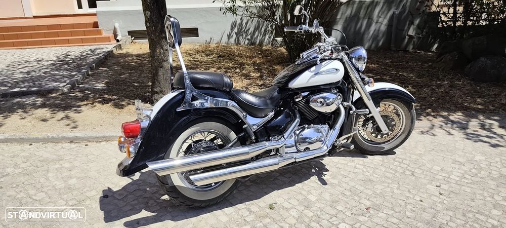 Suzuki Intruder VL 800 - 25