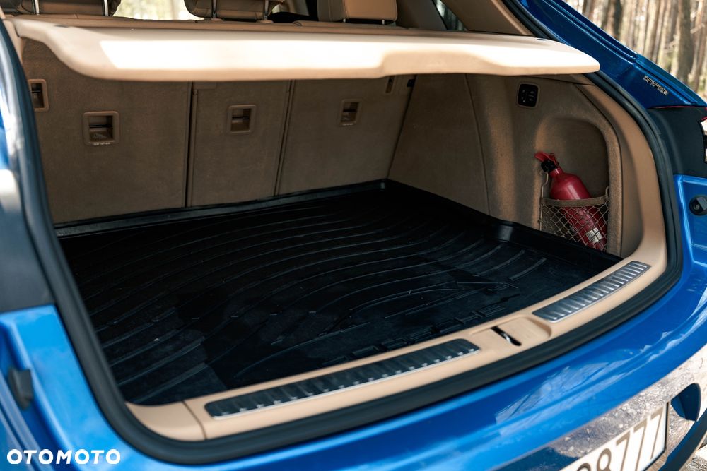 Porsche Macan Turbo - 21