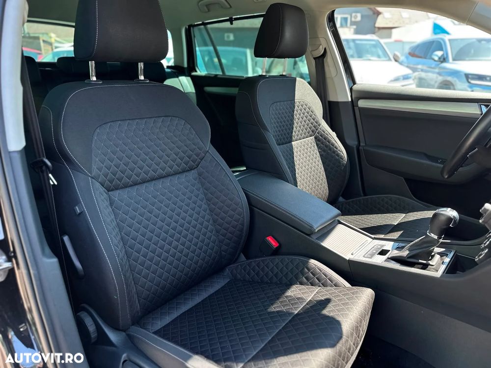 Skoda Superb 2.0 TDI DSG Ambition - 37