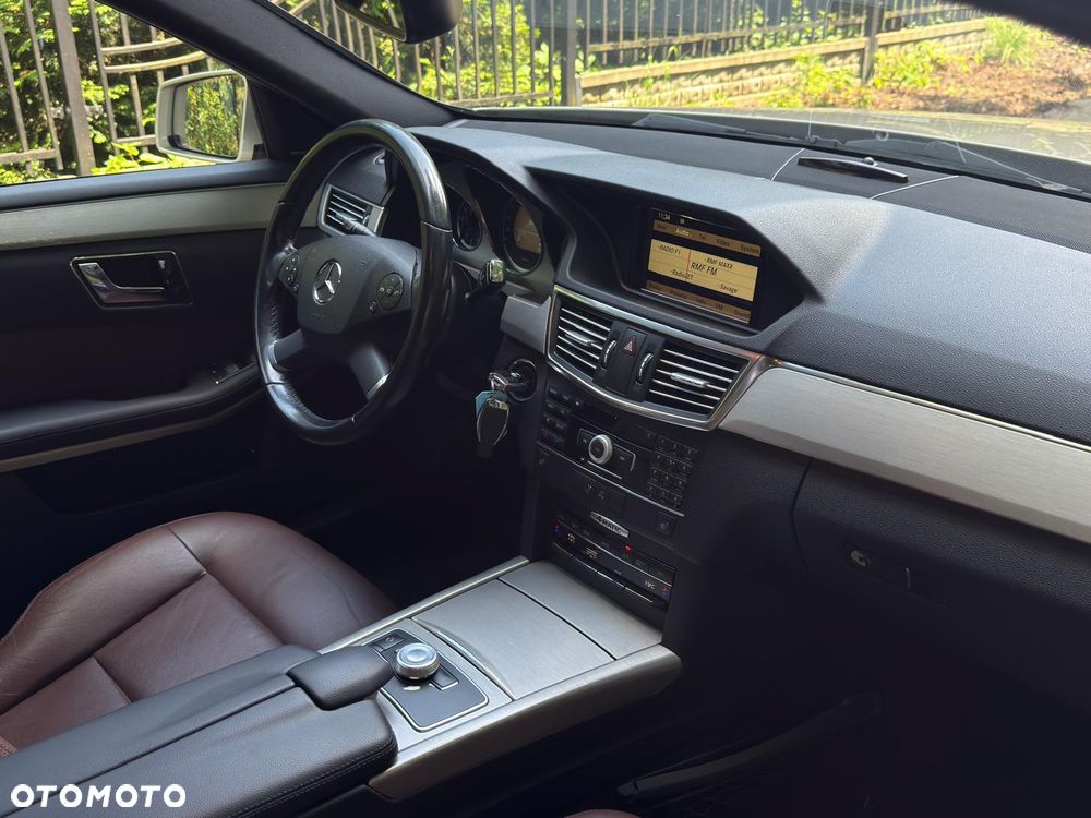 Mercedes-Benz Klasa E 350 CDI DPF 4Matic BlueEFFICIENCY 7G-TRONIC Avantgarde - 16