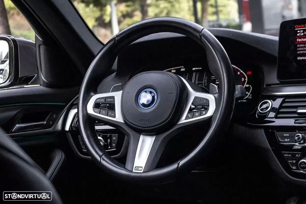 BMW 530 e Pack Desportivo M - 37