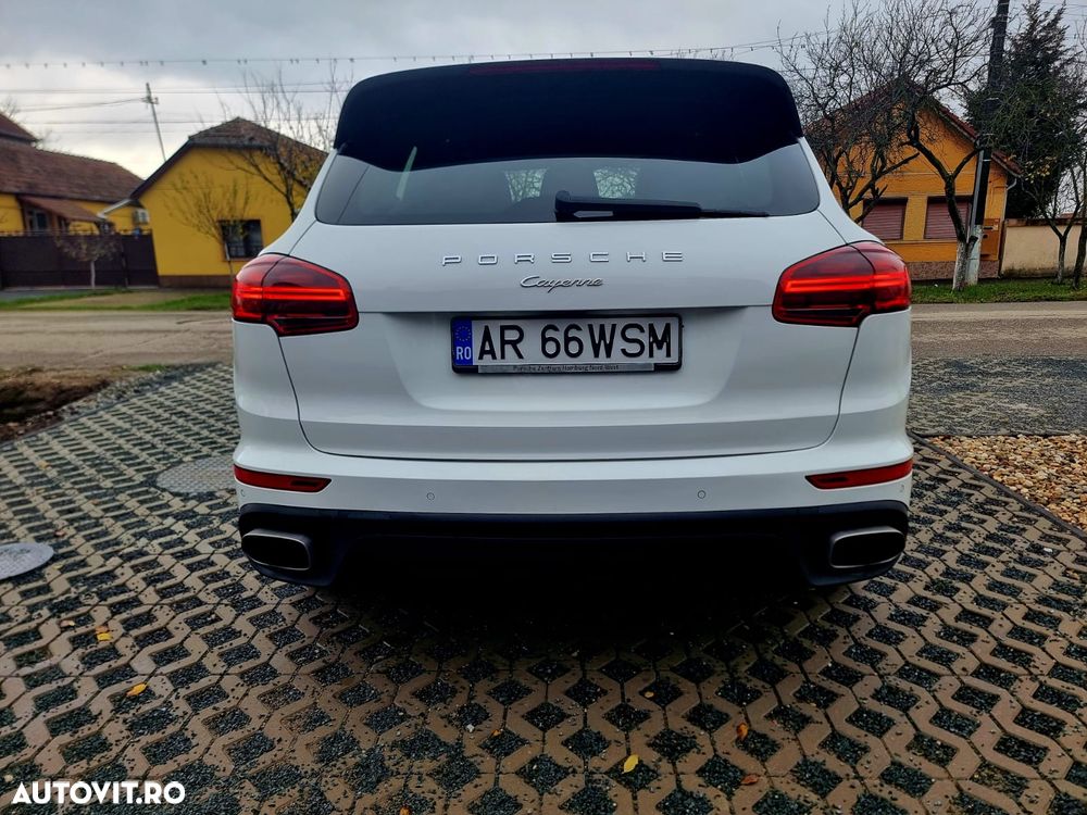 Porsche Cayenne 3.0 L - 5