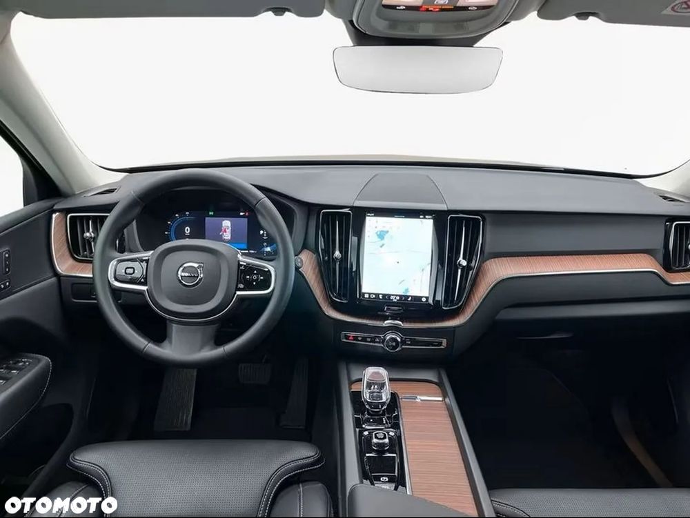 Volvo XC 60 B4 B Plus Dark - 8