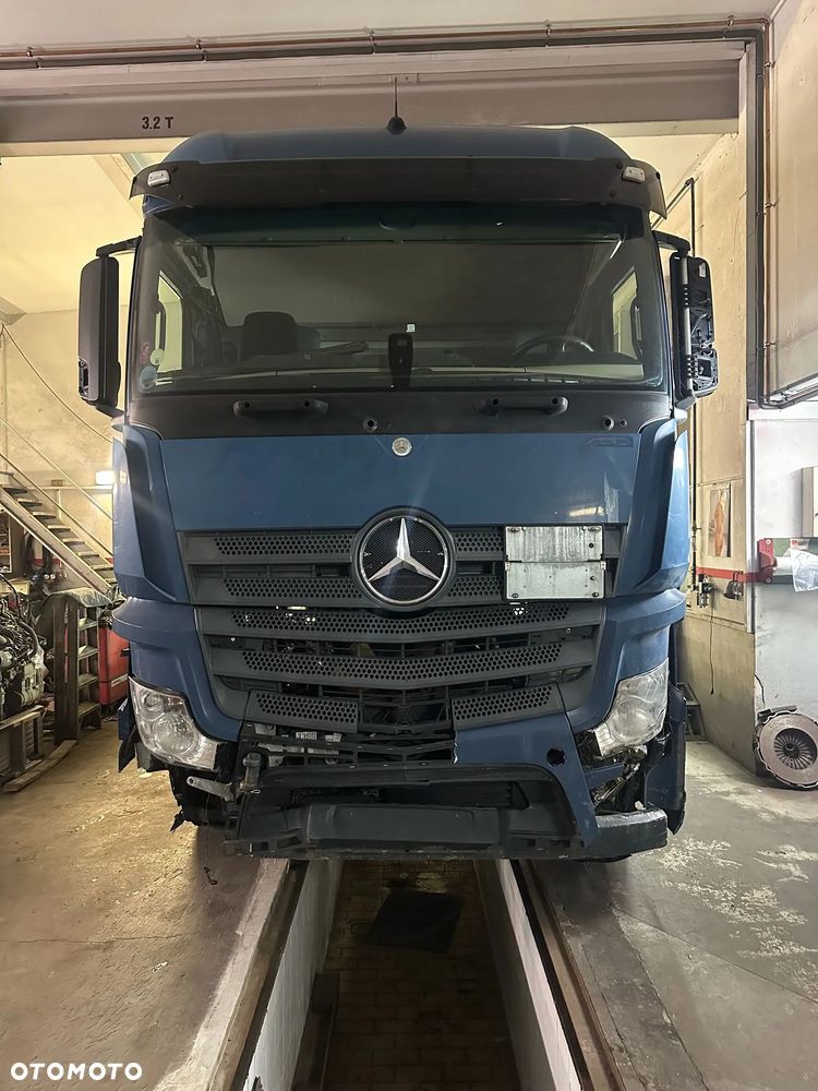 Mercedes-Benz Actros - 2