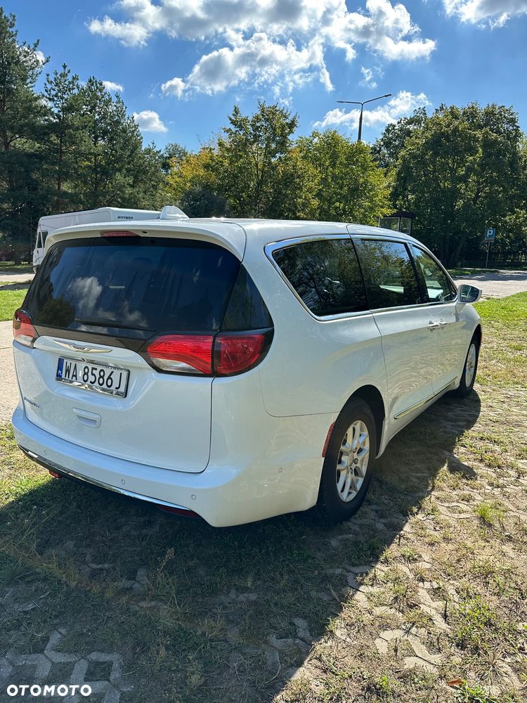 Chrysler Pacifica - 6
