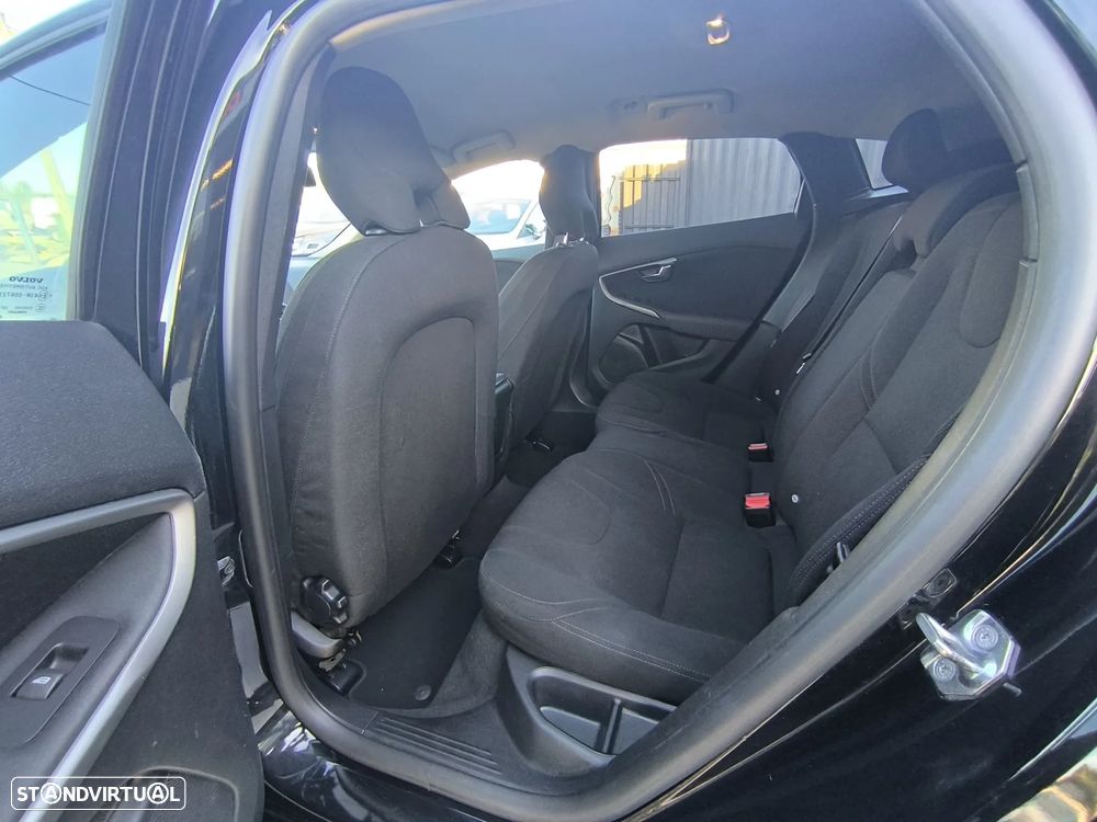 Volvo V40 2.0 D2 Inscription Geartronic - 4