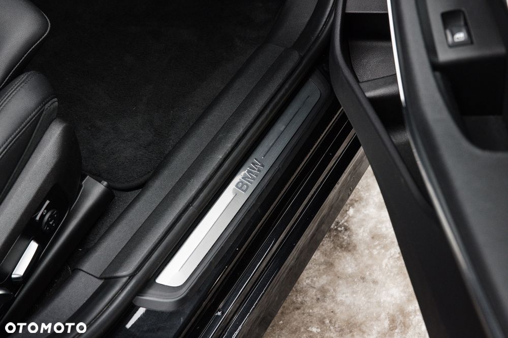 BMW Seria 3 330i Sport Line - 15