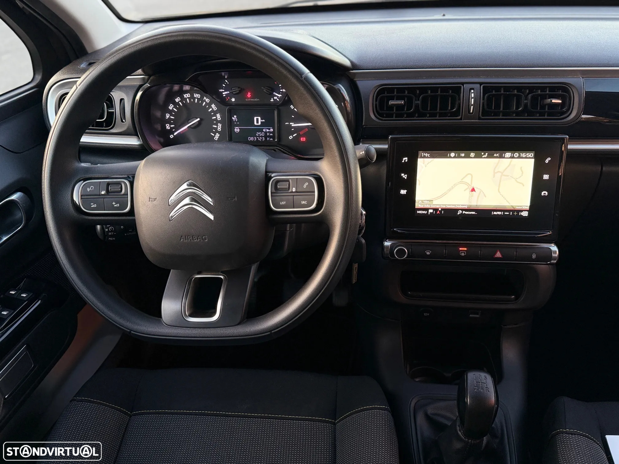 Citroën C3 1.2 PureTech Shine - 4