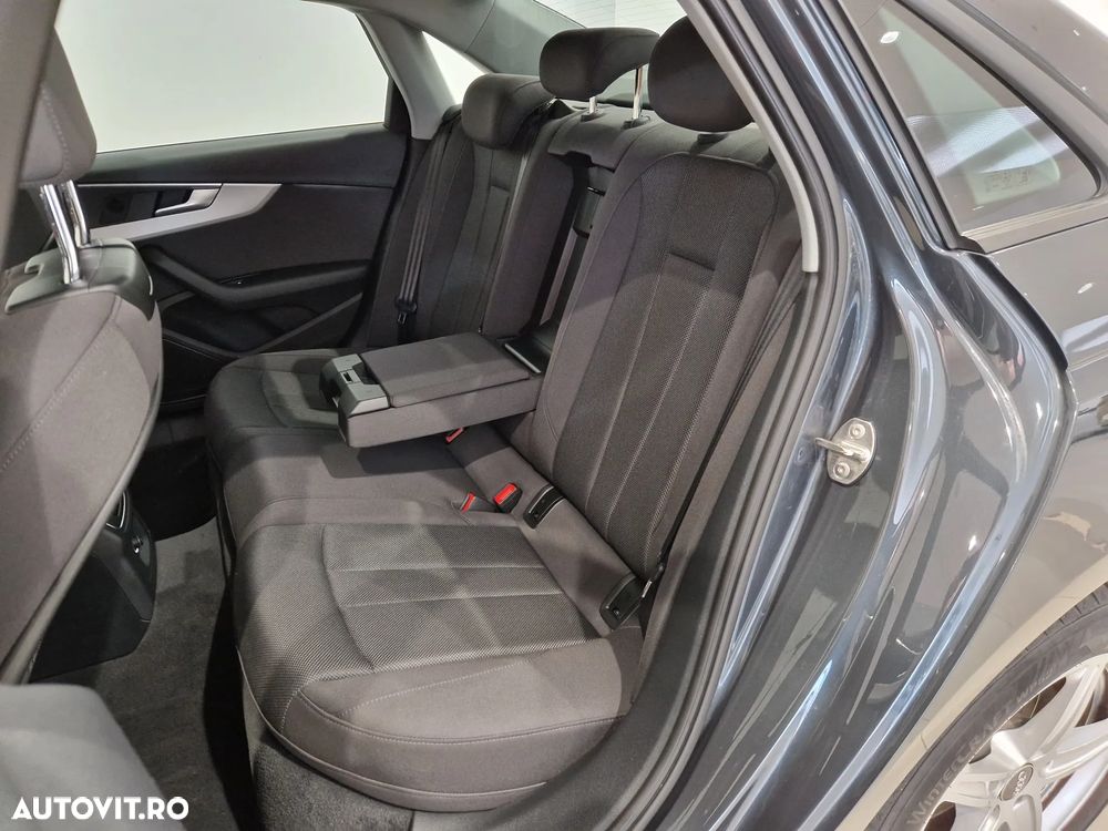 Audi A4 35 TDI S tronic MHEV Basic - 9