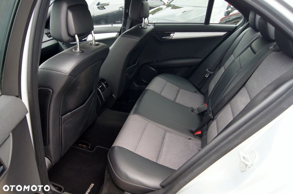 Mercedes-Benz Klasa C 250 CDI Avantgarde Edition - 10