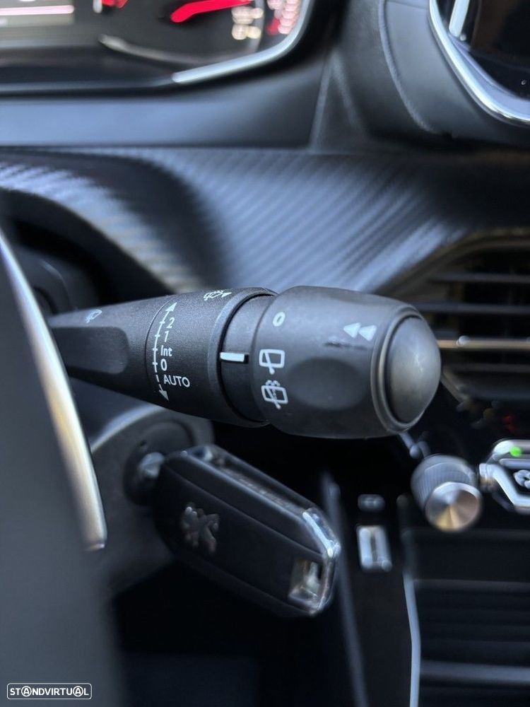 Peugeot 2008 1.2 PureTech Active Pack EAT8 - 11