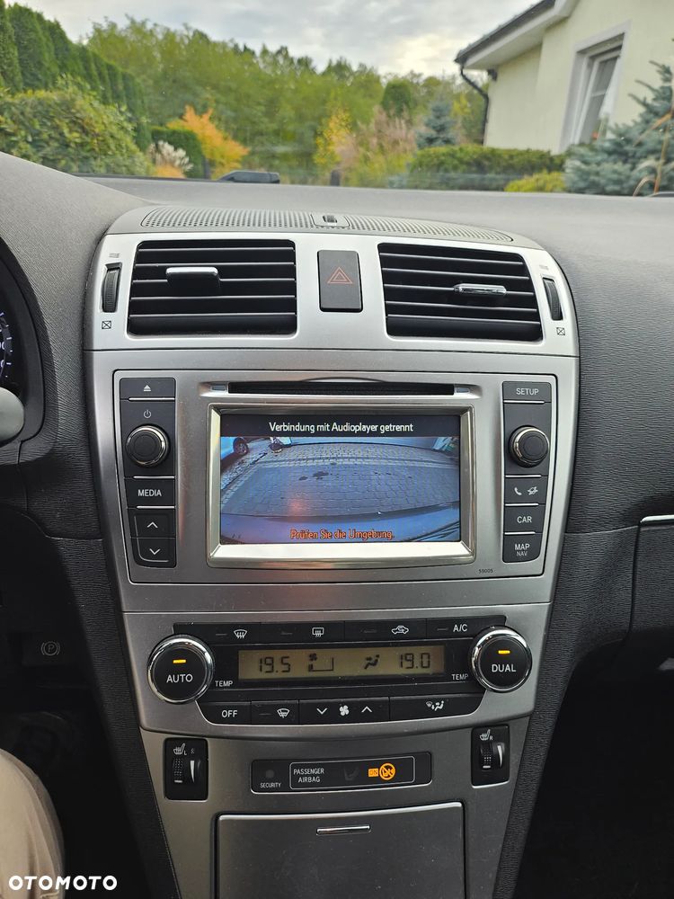 Toyota Avensis 1.6 Life - 11