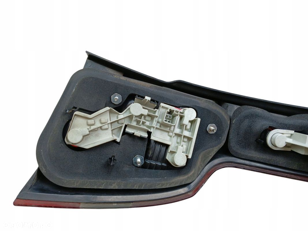 LAMPA LEWY TYŁ LEWA TYLNA VOLVO V50 (04-07) 30698918 EUROPA - 3