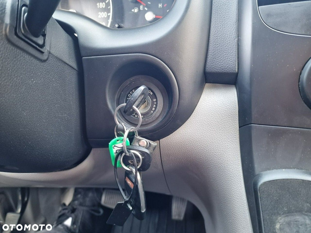 Kia Carnival 2.9 CRDi EX - 13