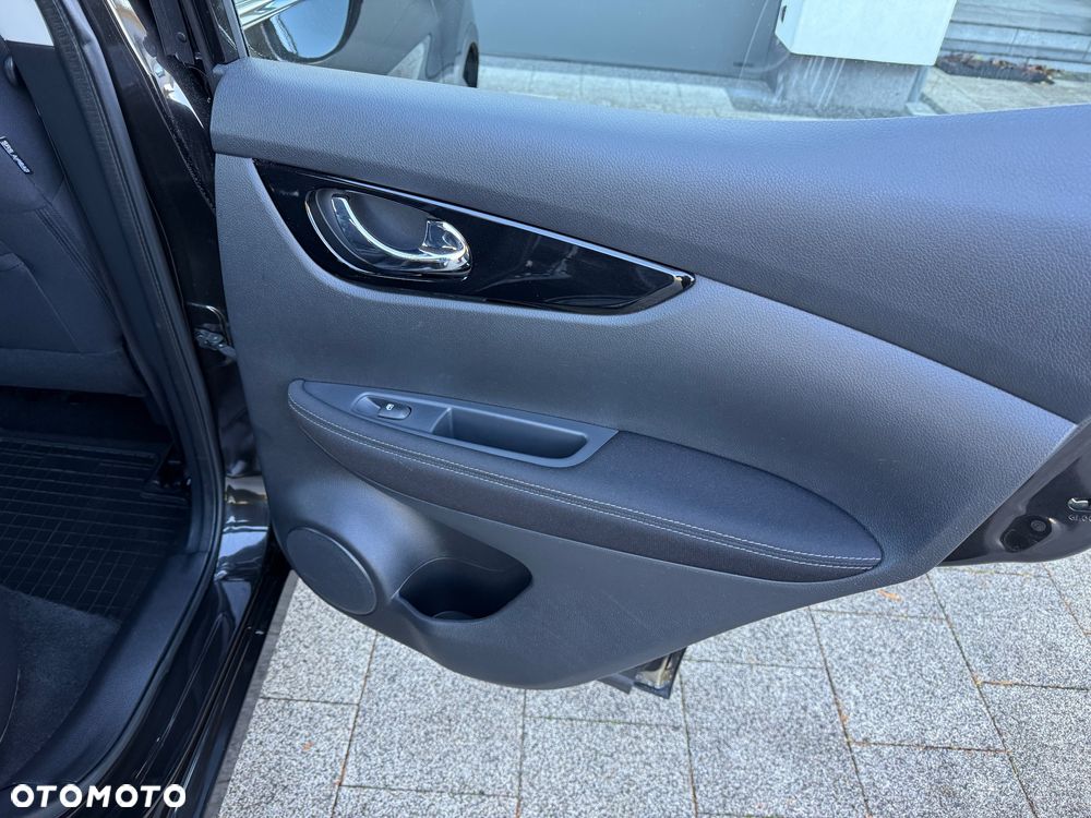 Nissan Qashqai 1.2 DIG-T N-Vision - 14