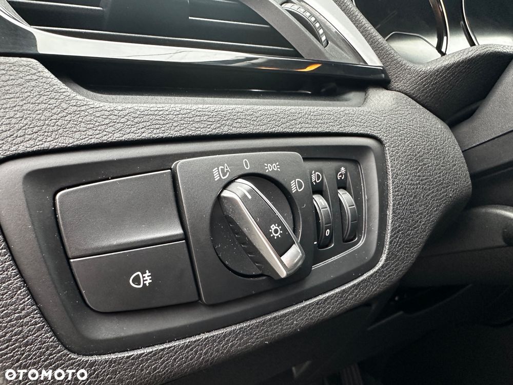 BMW X1 xDrive18d Sport Line - 30