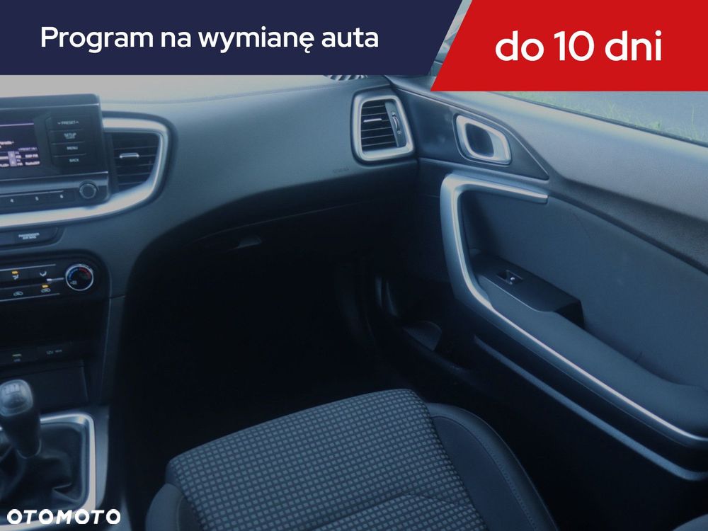Kia Ceed - 10