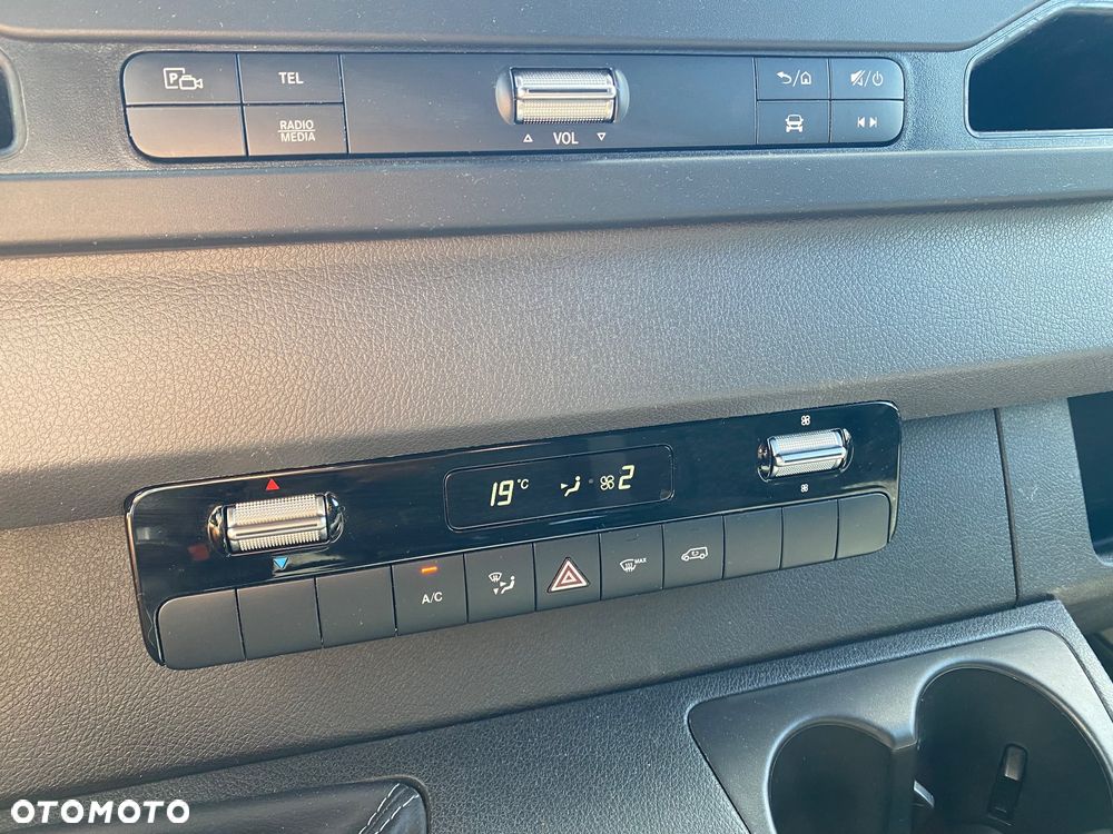Mercedes-Benz SPRINTER 319 L3H2 - 19