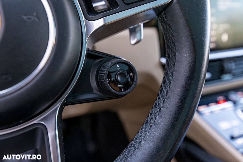 Porsche Cayenne - 29