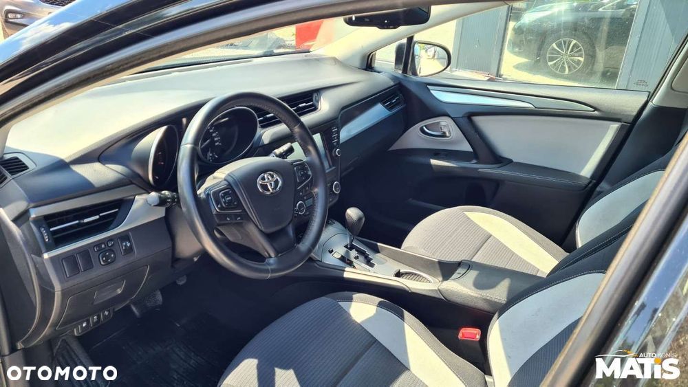 Toyota Avensis - 33