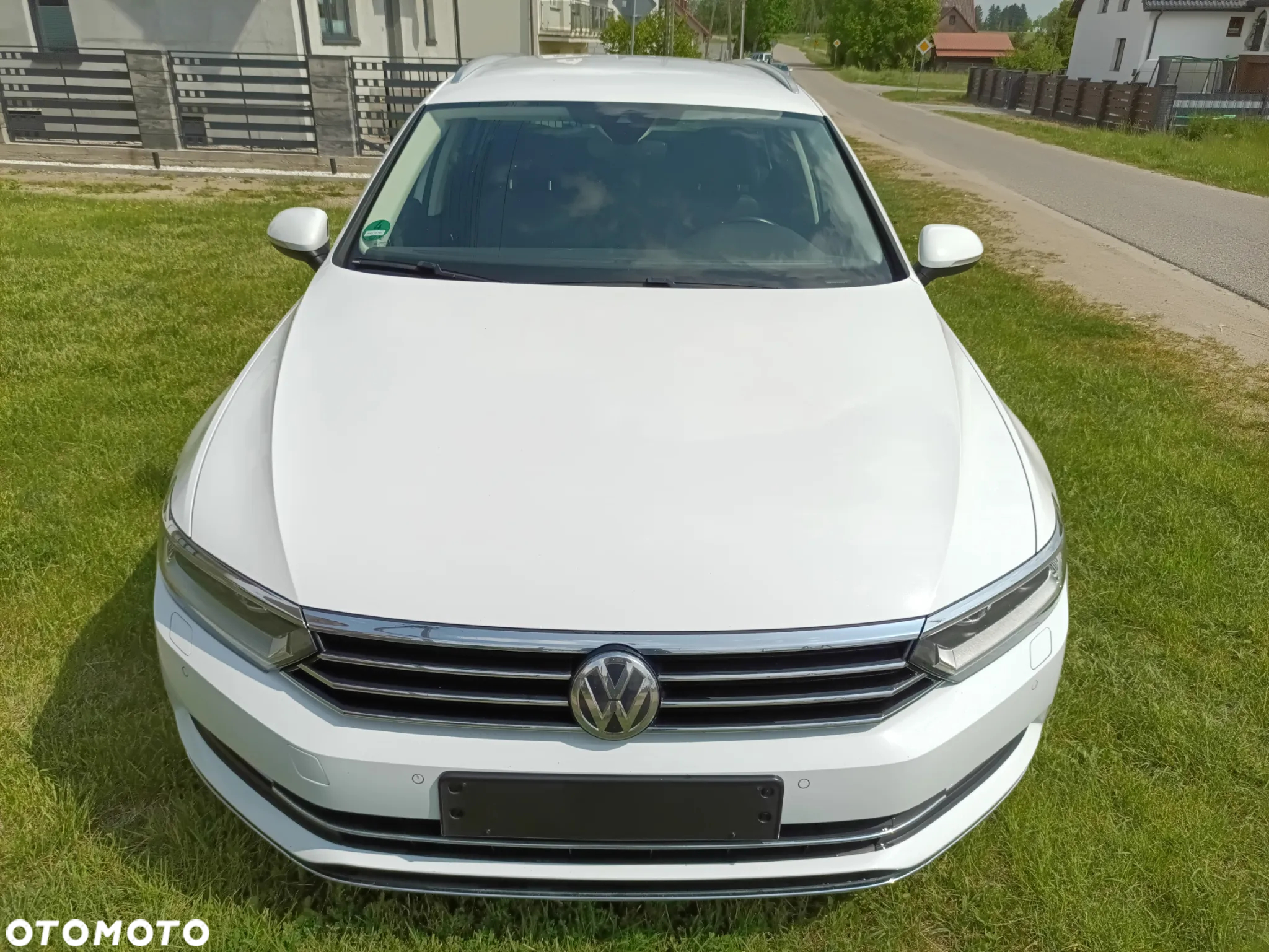 Volkswagen Passat - 2