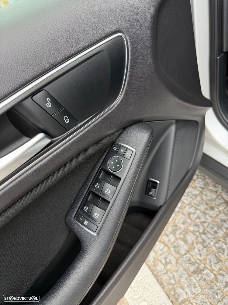 Mercedes-Benz GLA 180 d Style - 35