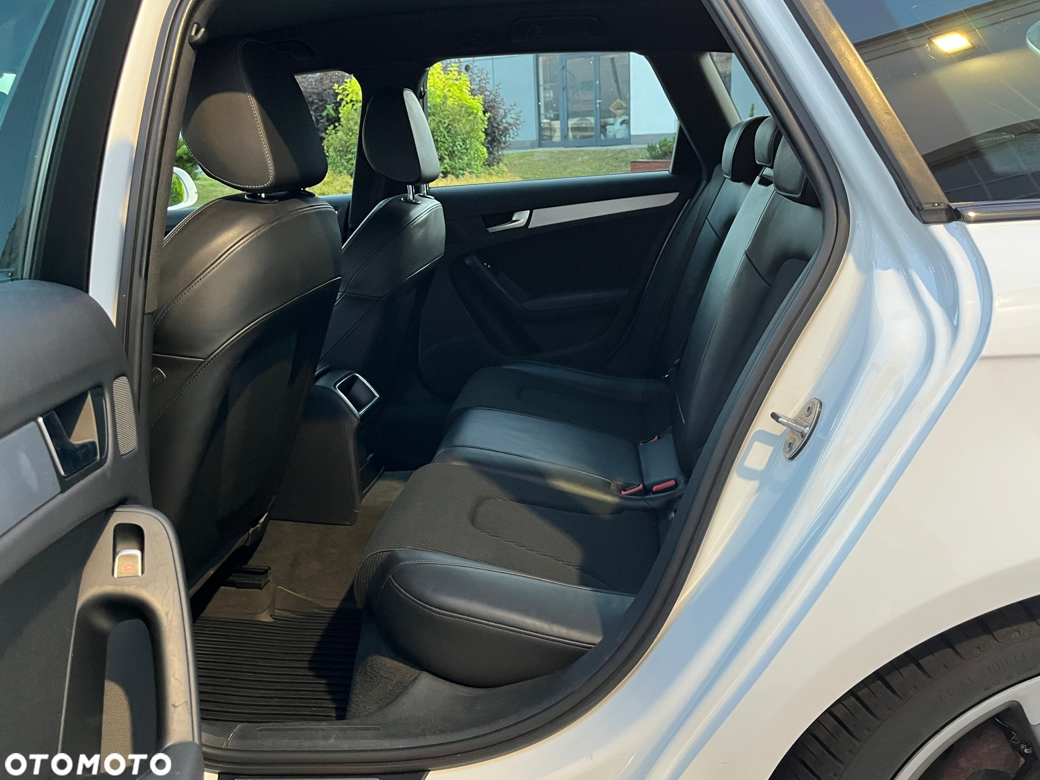 Audi A4 Avant 2.0 TDI DPF clean diesel S line Sportpaket - 13