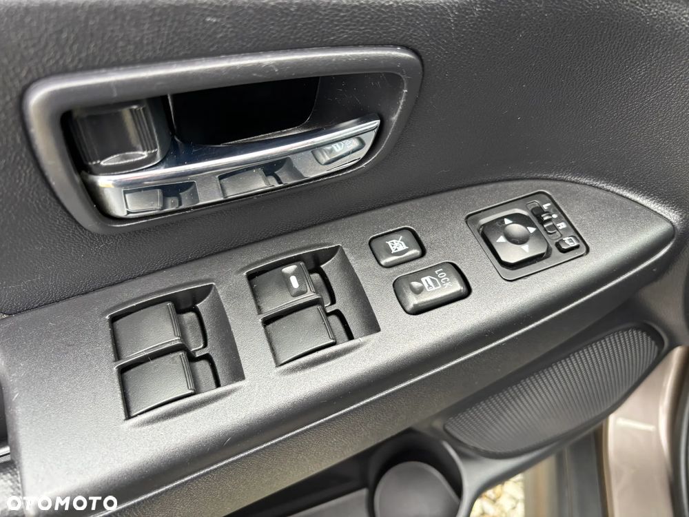 Mitsubishi ASX 1.8 DI-D 2WD Inform - 27