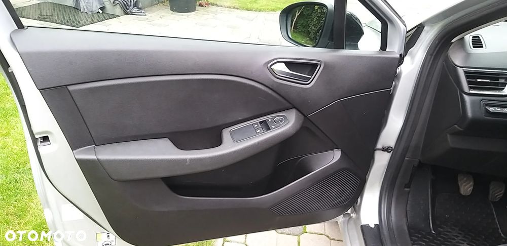 Renault Clio - 12
