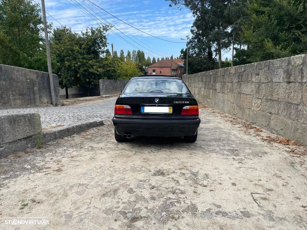 BMW 323 - 15