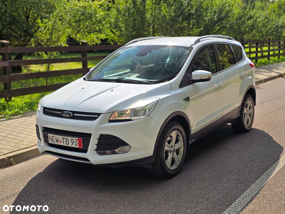 Ford Kuga 2.0 TDCi 2x4 Titanium - 10