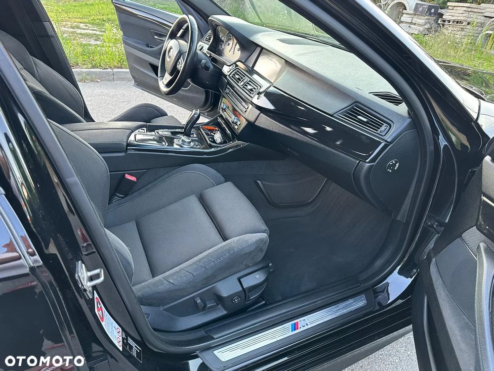 BMW Seria 5 525d xDrive Sport-Aut - 13