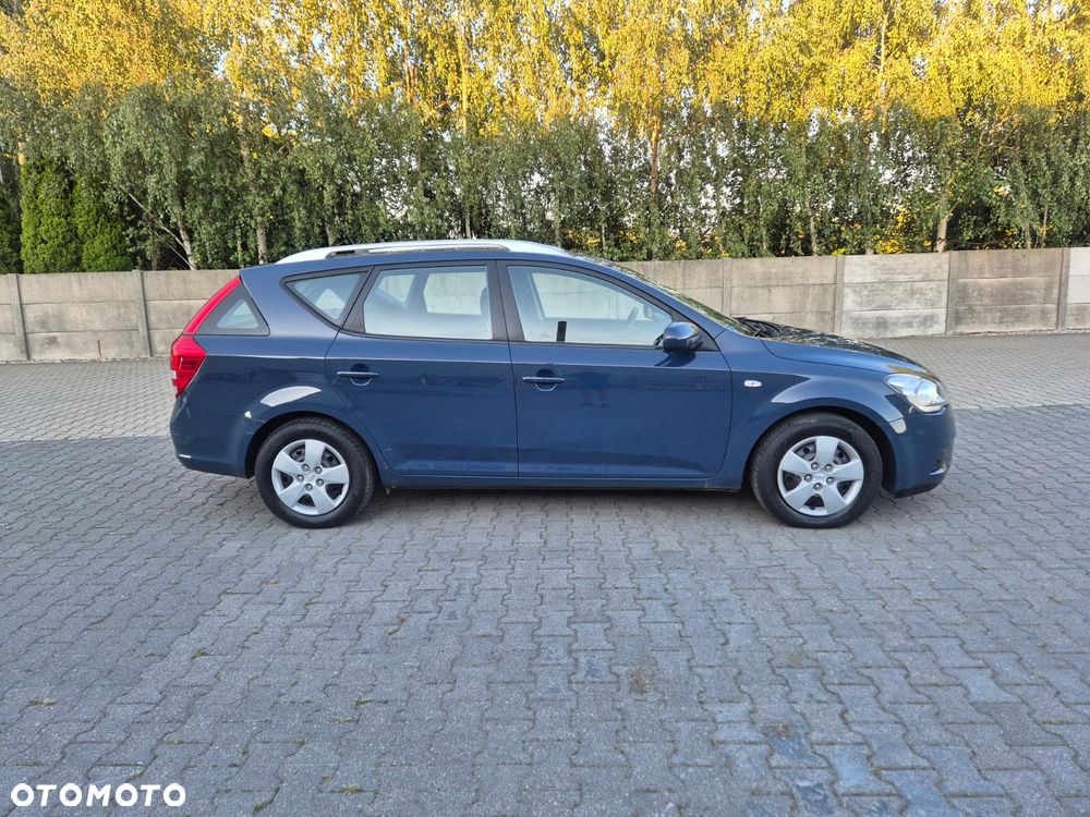 Kia Ceed - 9