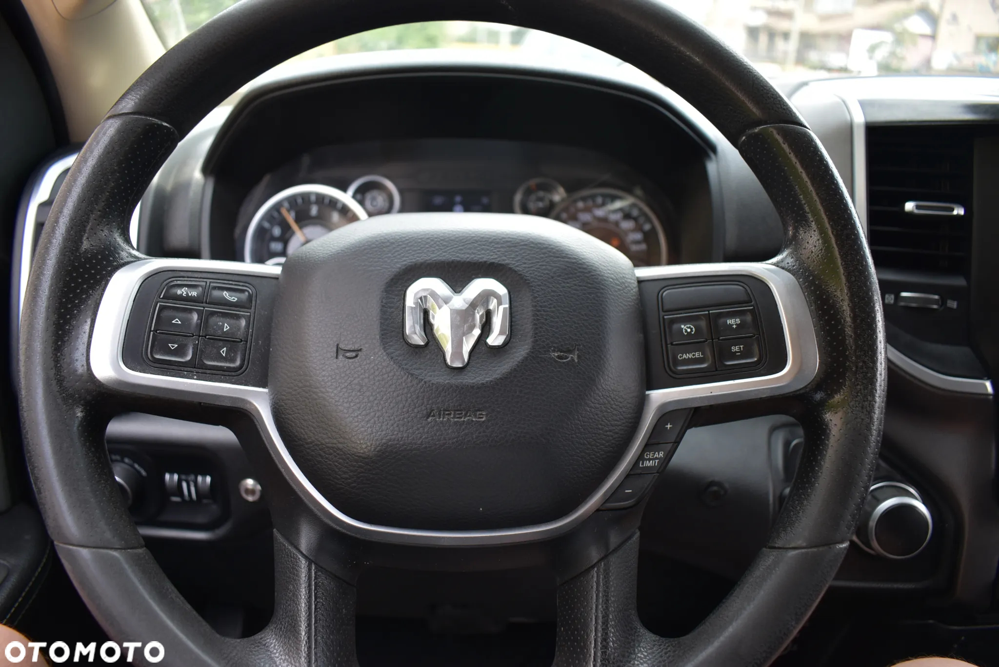 RAM 1500 Crew Cab Sport - 29