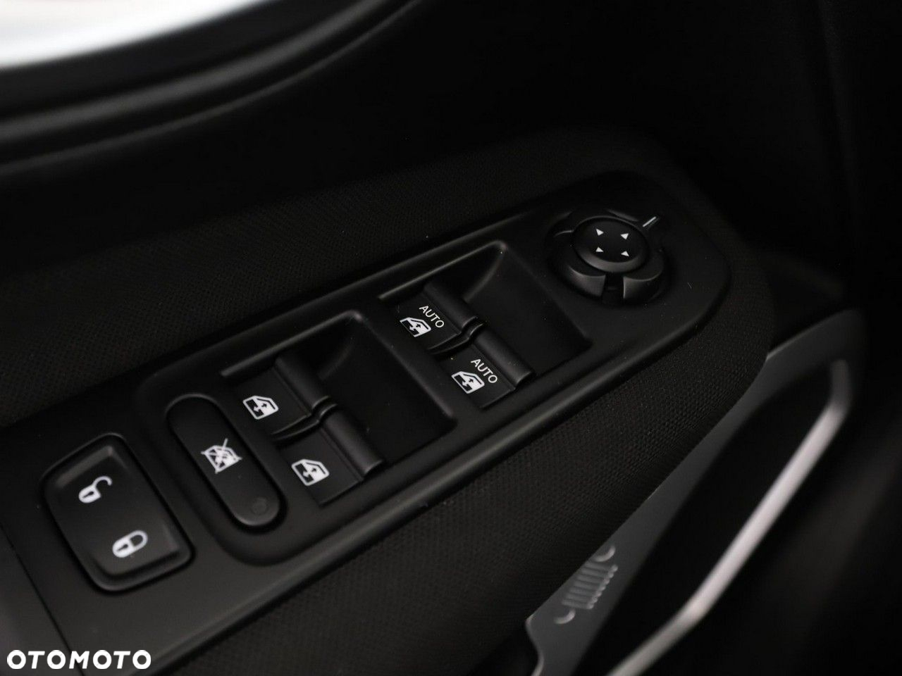 Jeep Renegade 1.3 T-GDI Longitude - 33