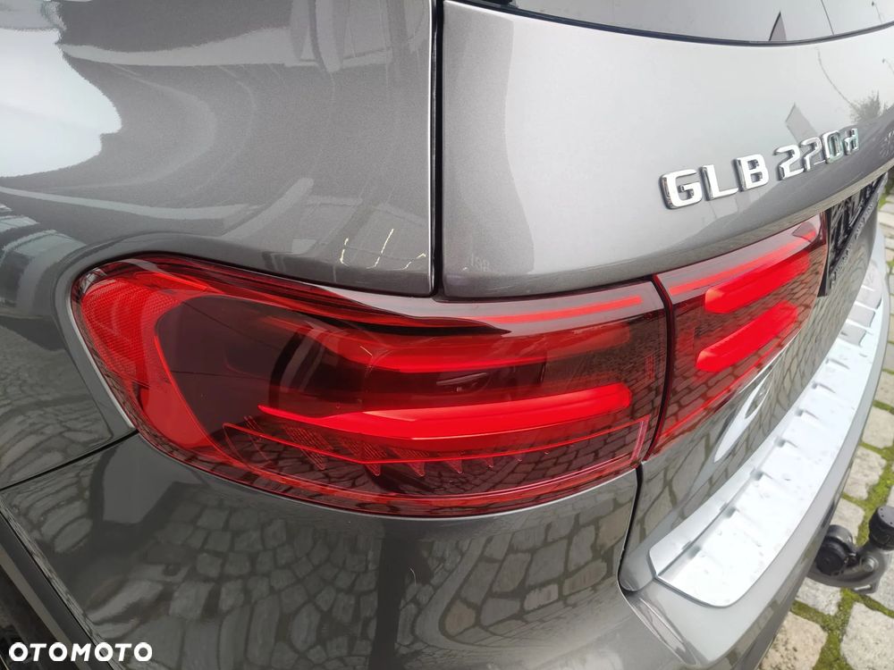 Mercedes-Benz GLB 220 d 4-Matic AMG Line 8G-DCT - 10