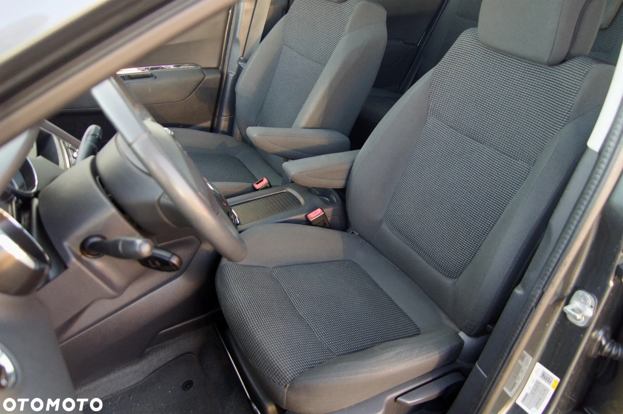 Peugeot 5008 1.6 HDi Active 7os - 9