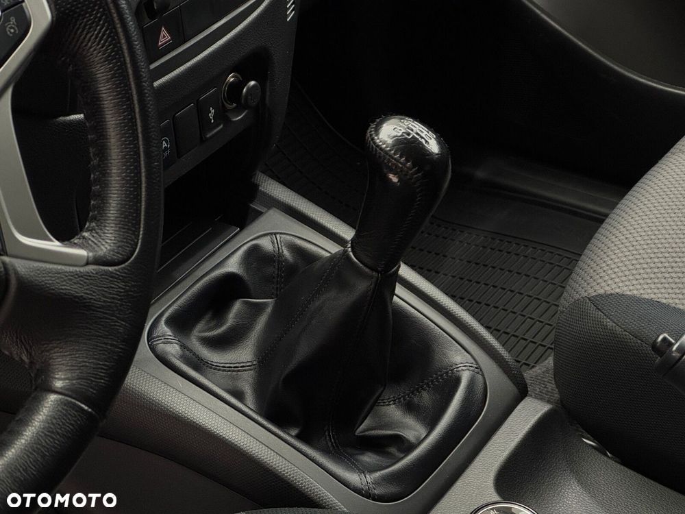 Mitsubishi L200 2.4 d DC Invite EU6 - 8