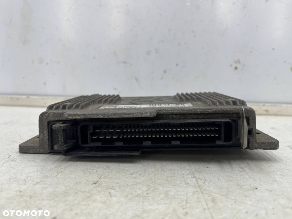 Komputer silnika Renault Laguna 1 I 94-01r. 2.0 Benzyna moduł sterownik ECU HOM7700105819 7700105985 - 4