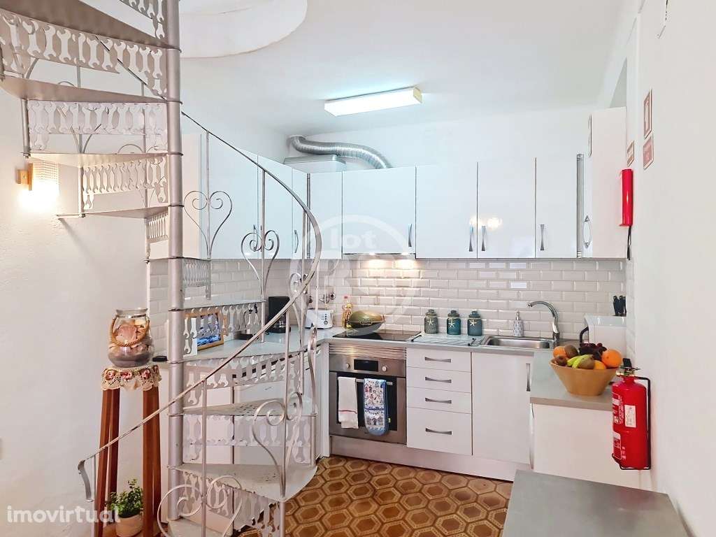 Casa histórica renovada e com fantástica vista mar na zona mais ant... - Grande imagem: 5/28