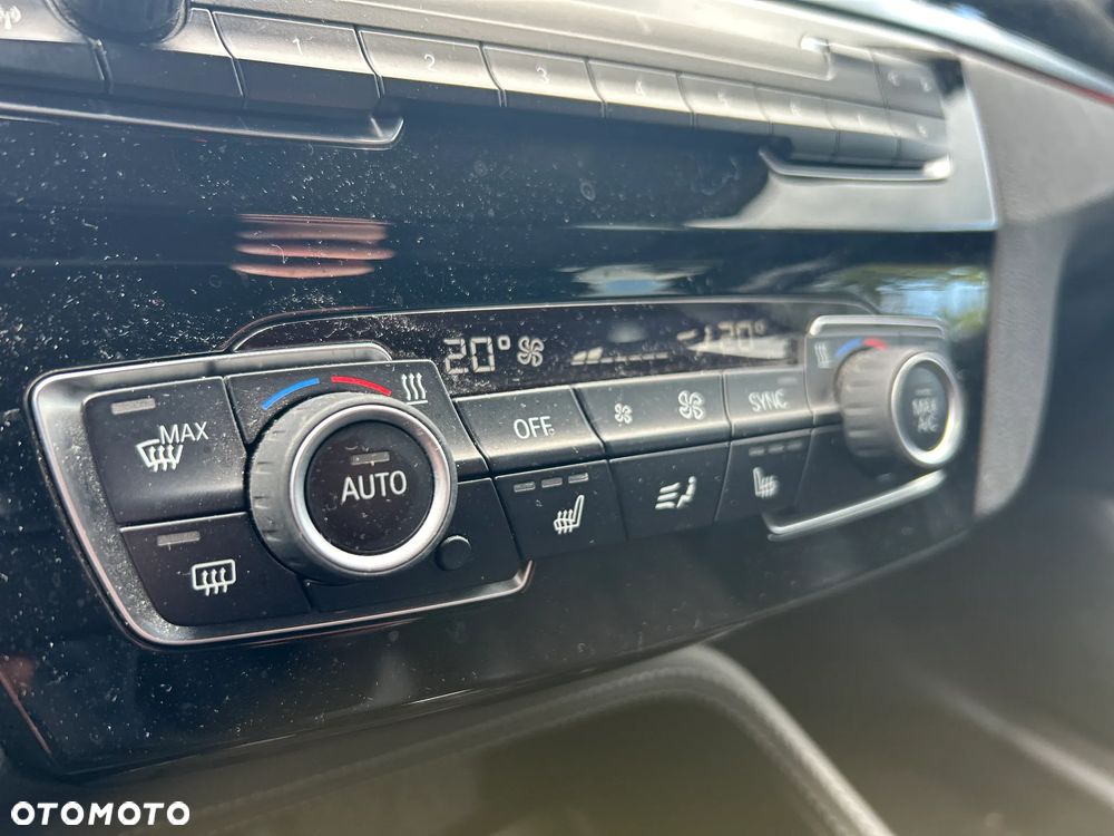 BMW X1 sDrive18d xLine - 28