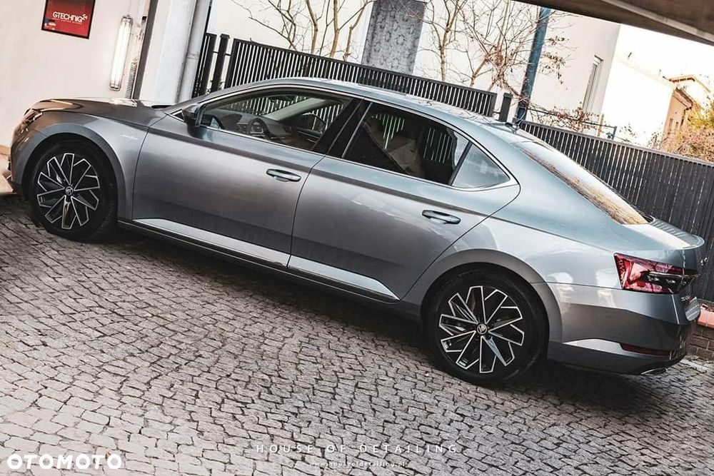 Skoda Superb 2.0 TDI L&K DSG - 1