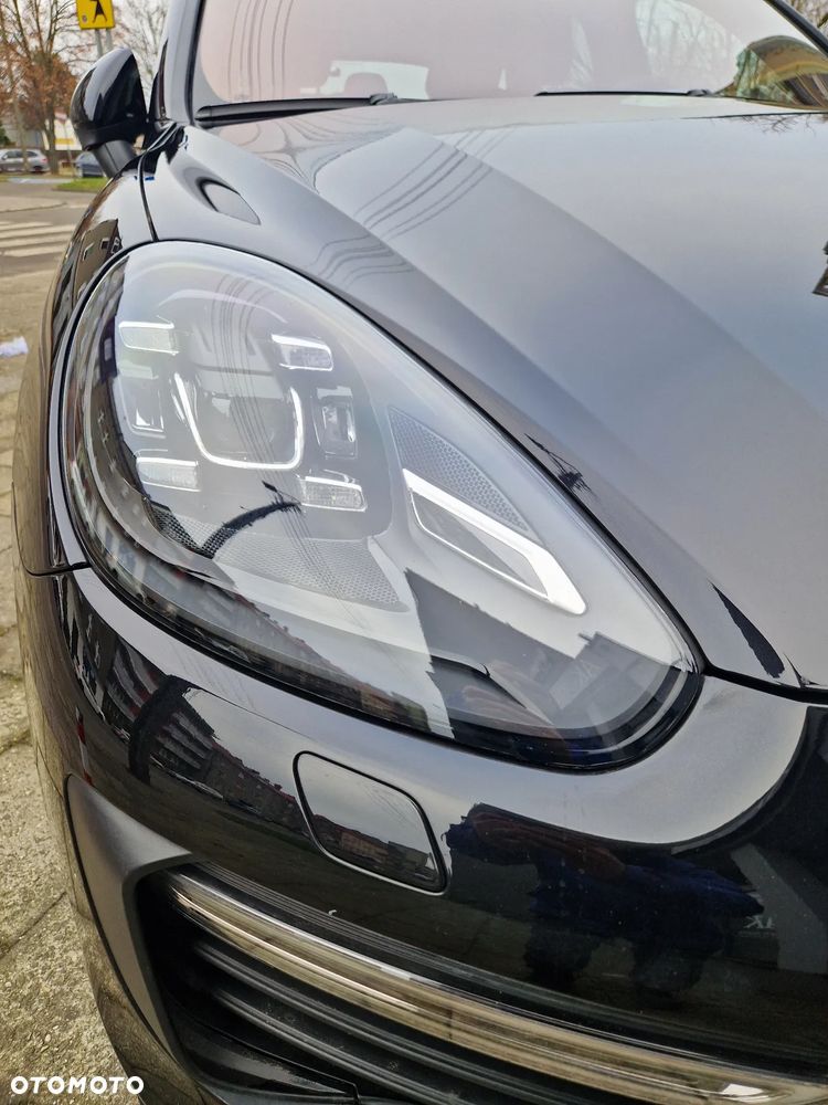 Porsche Cayenne - 25