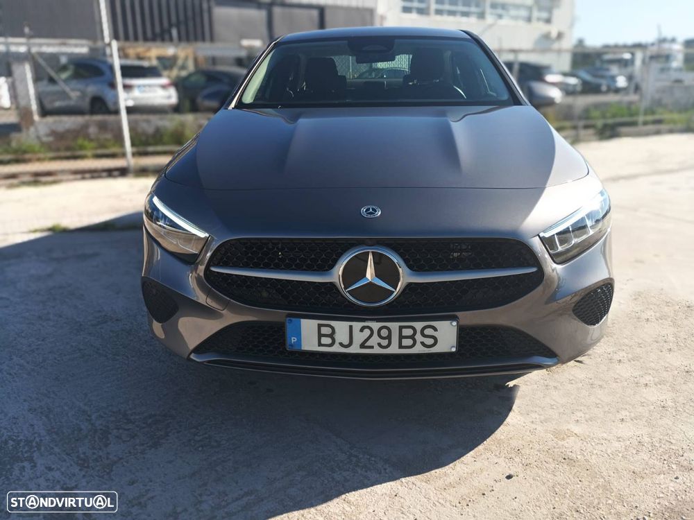 Mercedes-Benz A 250 Limousine - 11