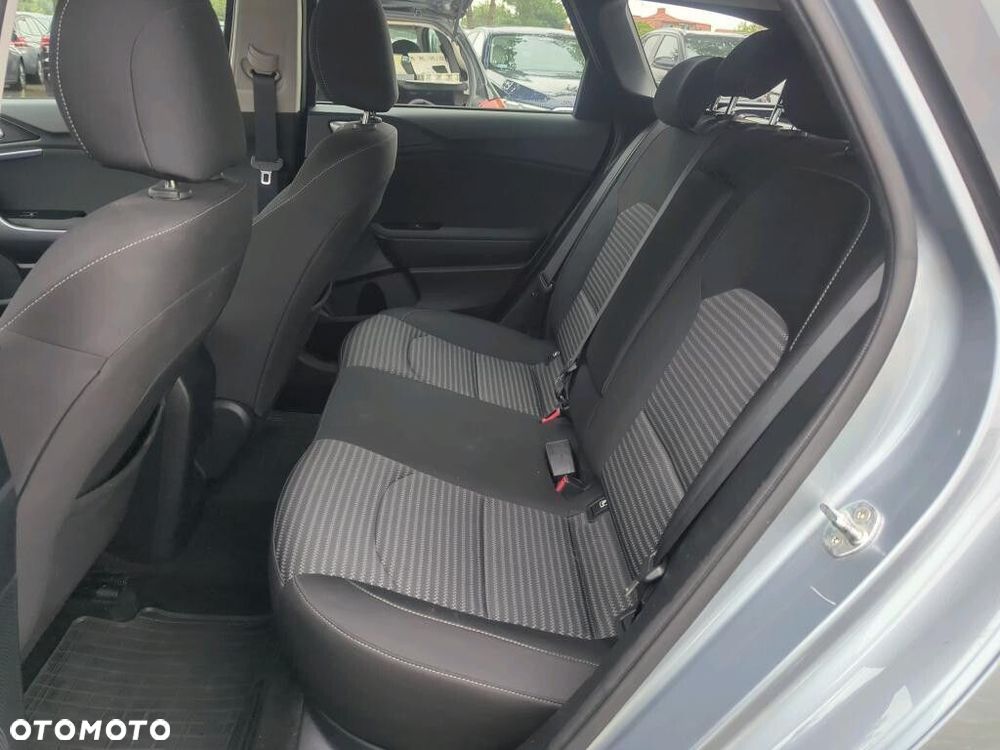 Kia Ceed - 9