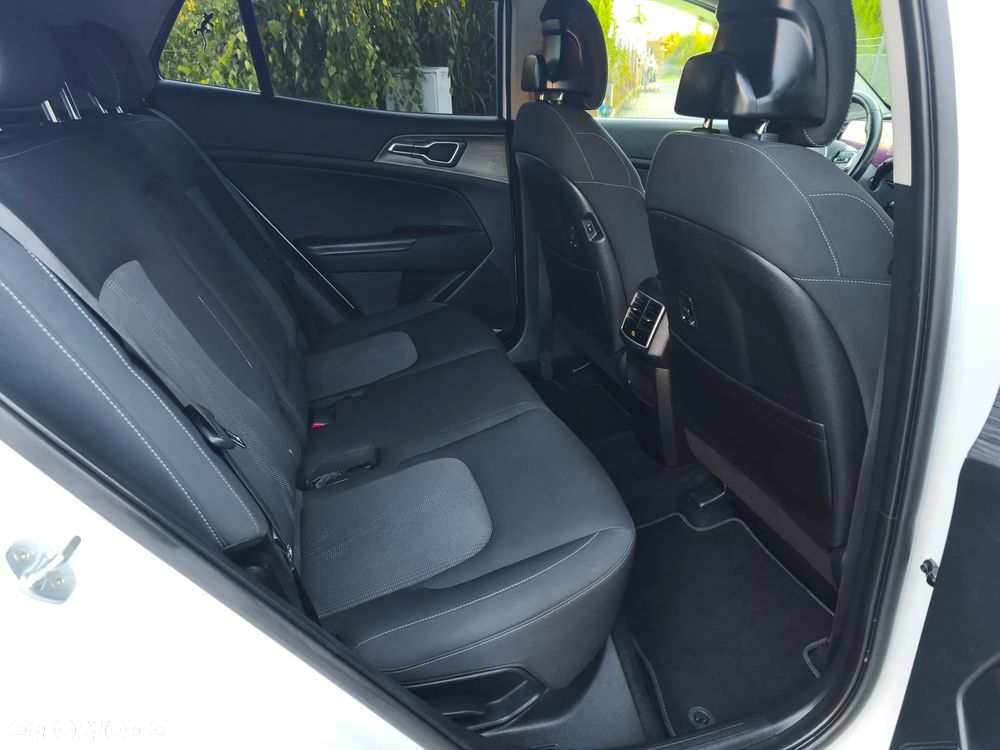 Kia Sportage 1.6 CRDI MHEV Black Edition 2WD DCT - 19
