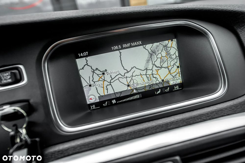 Volvo V40 D4 Drive-E R-Design Momentum - 27